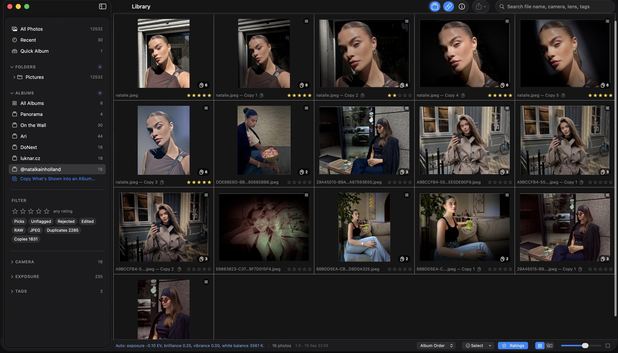 Rebrilo's library on the Mac, an album of portraits of Natálie Havlová: a grid of photographs in warm interiors and against dark backgrounds, with file names, star ratings and badges counting the versions of each. On the left a sidebar of folders and albums and filter chips — Picks, Unflagged, Rejected, Edited, RAW, JPEG, Duplicates, Copies.
